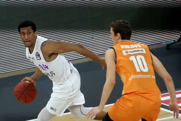 尤其是在与 尤其是在与