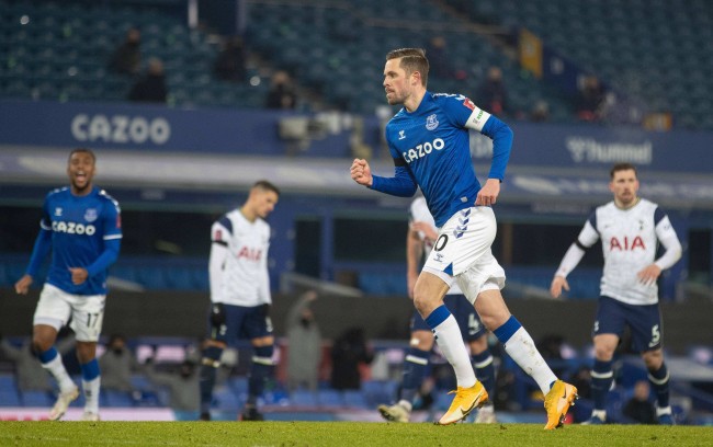 是对球员自 是对球员自