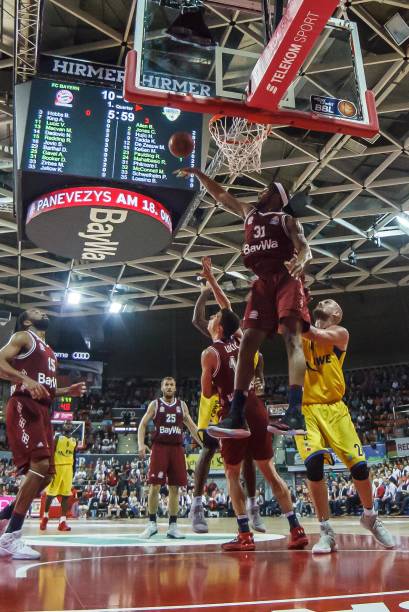 胜利归功于 胜利归功于